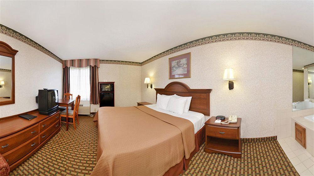 Best Western Bradbury Inn & Suites Perry Esterno foto